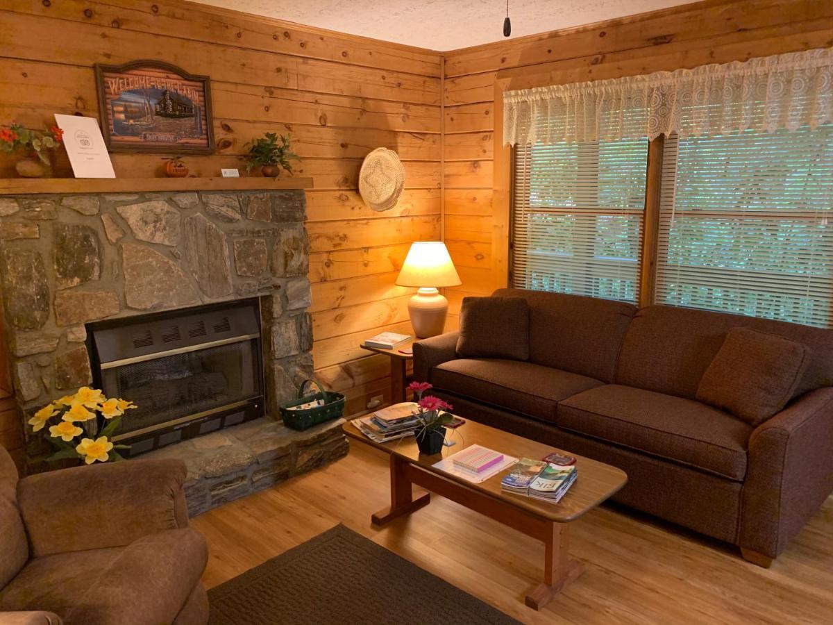 Misty Creek Log Cabins Maggie Valley Exterior foto