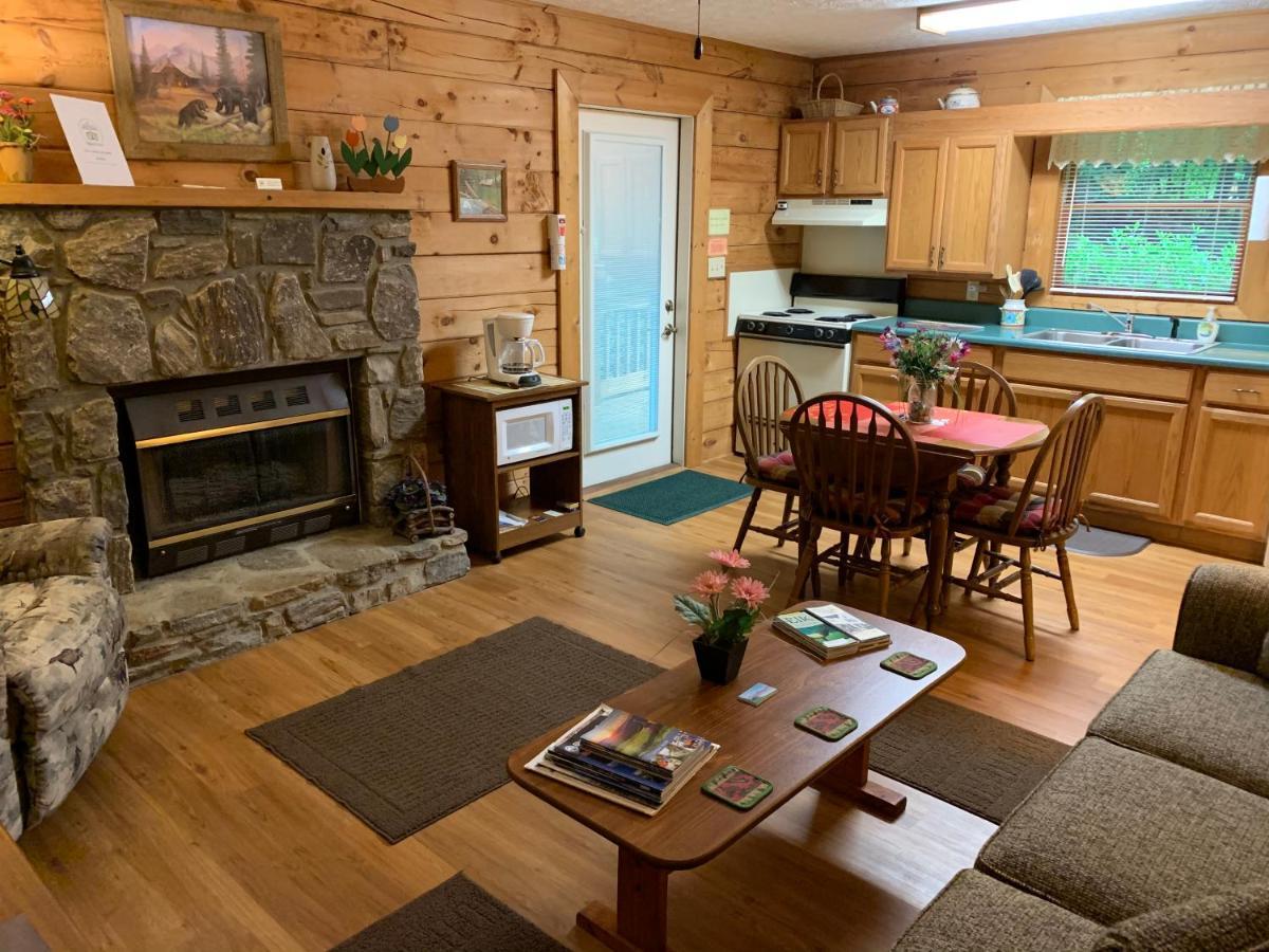 Misty Creek Log Cabins Maggie Valley Exterior foto